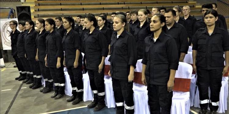 Nuevos bomberos realizan compromiso de servicio en el Chaco Central