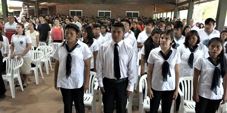 Colegio Indígena Yalve Sanga culmina año lectivo con 10% de deserción Colegio Indígena Yalve Sanga culmina año lectivo con 10% de deserción