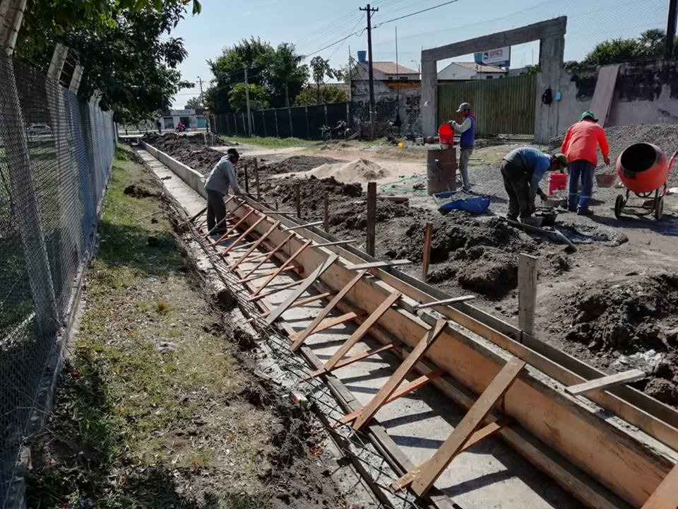 Obras de desagüe pluvial en Villa Hayes
