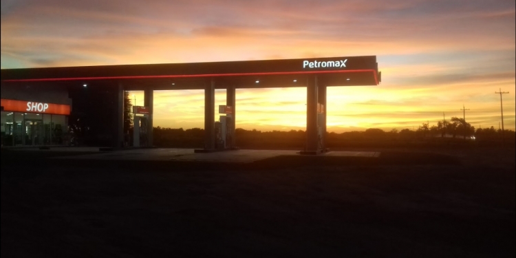 Servicentro de Neuland pionero en autogestión de carga de combustible