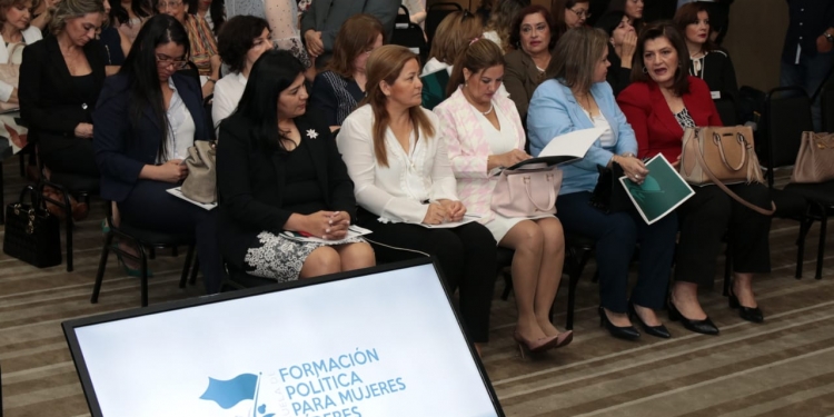 Lanzan segunda edición de la Escuela de formación política para mujeres