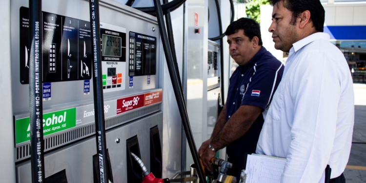 Gobierno inicia operativo de controles a estaciones de servicio