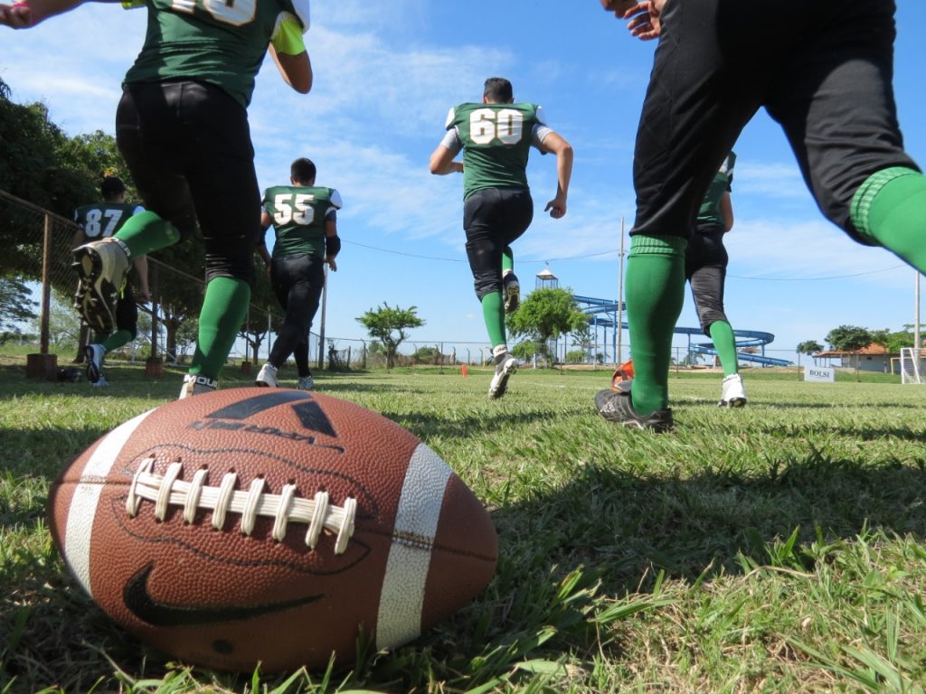 Fútbol americano, incipiente deporte en Paraguay importado desde EEUU Fútbol americano, incipiente deporte en Paraguay importado desde EEUU