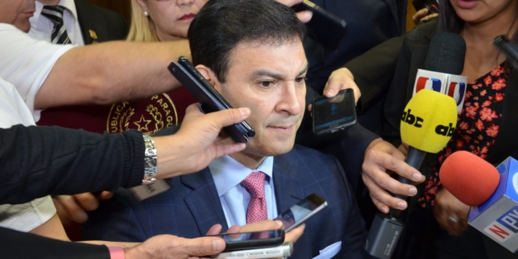 Titular del Senado destaca presencia de colegas tras anuncio de descuentos