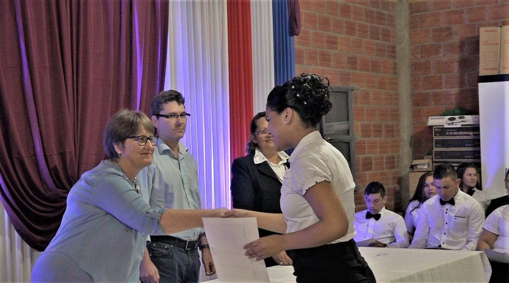 Más de 100 alumnos egresaron del Centro de Formación y Capacitación Laboral de Neuland