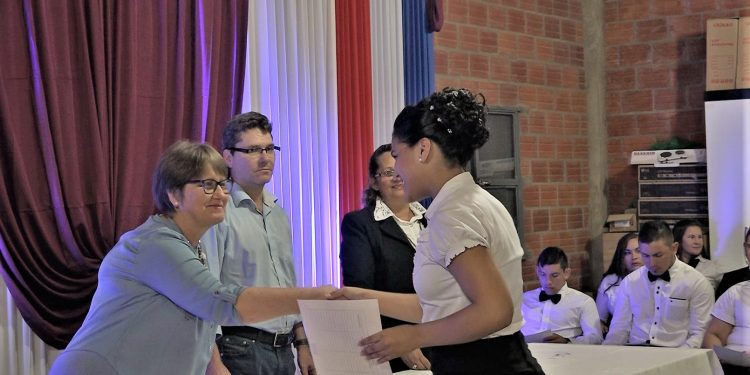 Más de 100 alumnos egresaron del Centro de Formación y Capacitación Laboral de Neuland Más de 100 alumnos egresaron del Centro de Formación y Capacitación Laboral de Neuland