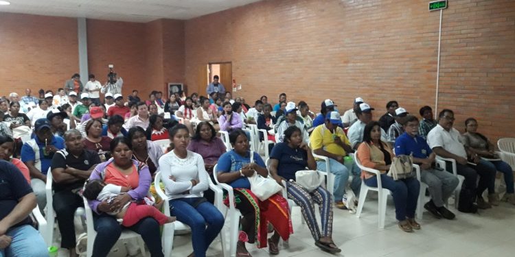 Exposición de resultados de proceso de gestión social  ante indígenas usuarios del proyecto Acueducto