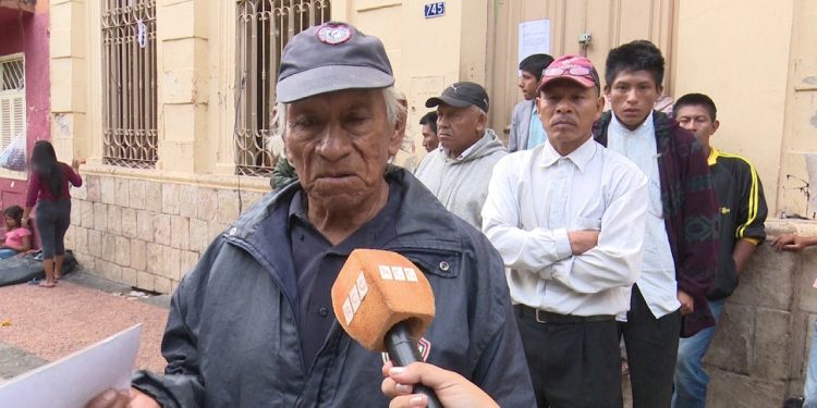 Indígenas amenazan con permanecer frente al INDI mientras no renuncie su titular