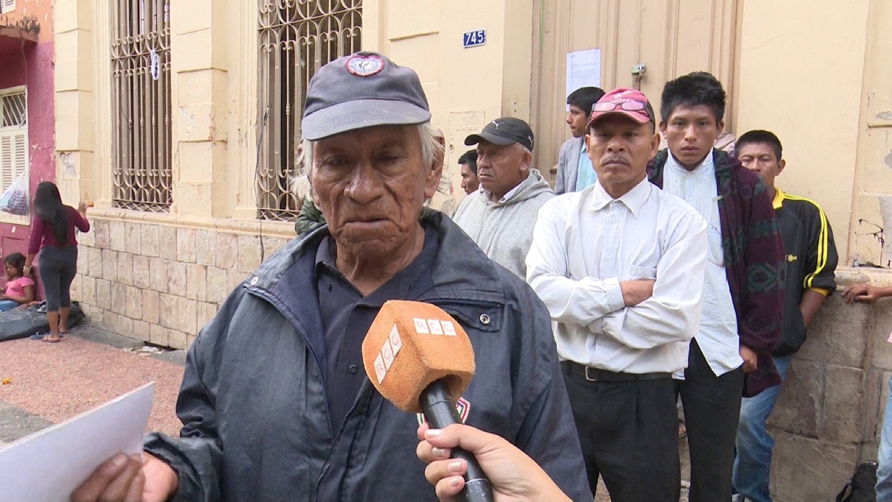 Indígenas amenazan con permanecer frente al INDI mientras no renuncie su titular