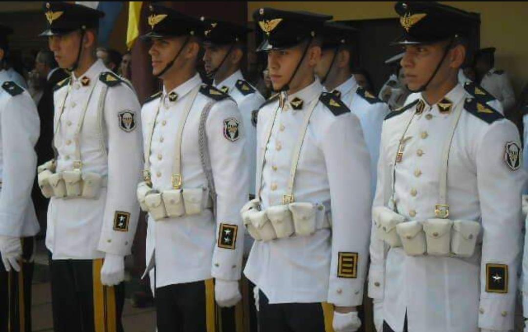 Congreso convoca a autoridades para aclarar Ley del Servicio Militar