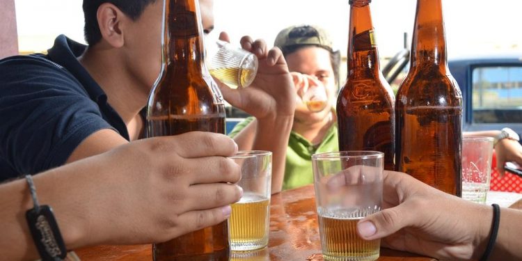 Filadelfia: Analizan fijar tope de venta de bebidas alcohólicas hasta las 00h