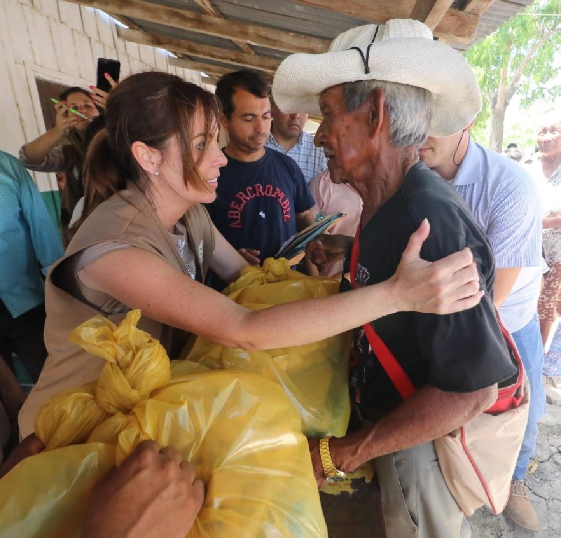 Primera Dama: “Ya no van a estar olvidados” dijo a pobladores de Bahía Negra