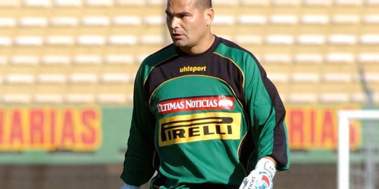 Hinchas de Peñarol arriban a Paraguay para instalar una Peña oficial Hinchas de Peñarol arriban a Paraguay para instalar una Peña oficial