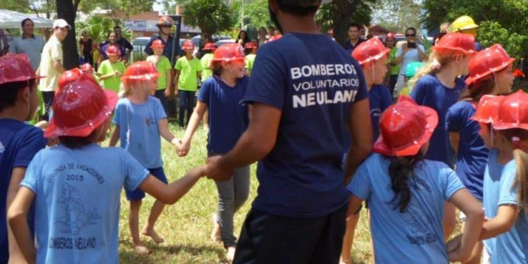Niños aprenderán sobre oficios de Bomberos en la Colonia Neuland