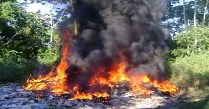 Municipios deben multar por quemar basura