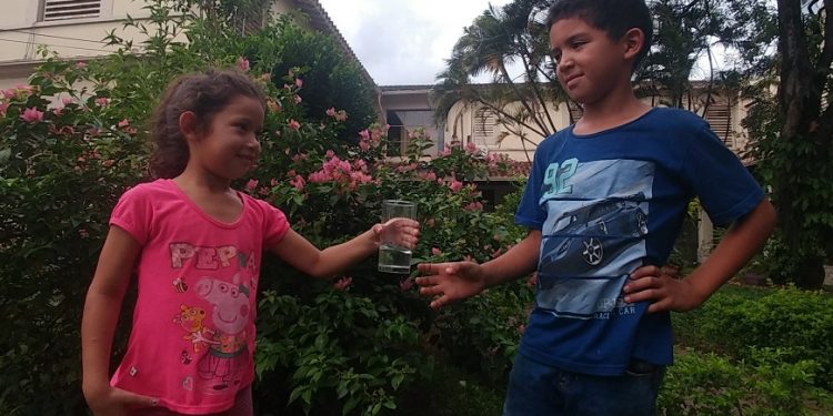 Ola de Calor: no esperar a que los niños tengan sed para hidratarlos adecuadamente Ola de Calor: no esperar a que los niños tengan sed para hidratarlos adecuadamente