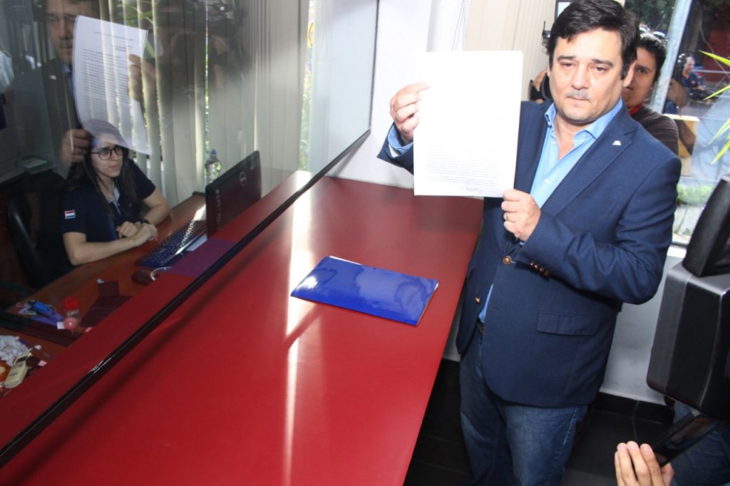 Presentaron denuncia contra el exministro del MOPC por el caso Metrobús