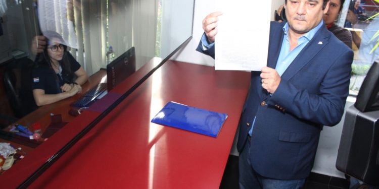 Presentaron denuncia contra el exministro del MOPC por el caso Metrobús