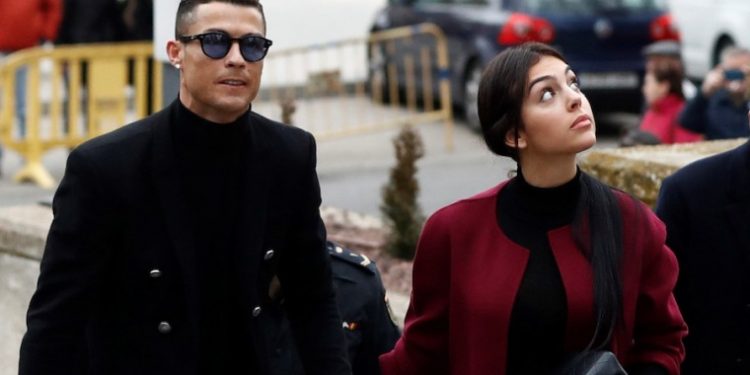Ronaldo, condenado a 23 meses de cárcel y 18,8 millones
