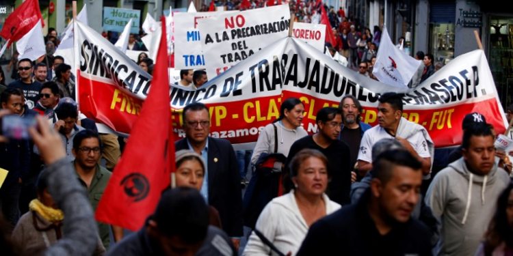 Ecuador mantendrá precio de diésel en medio de descontento social