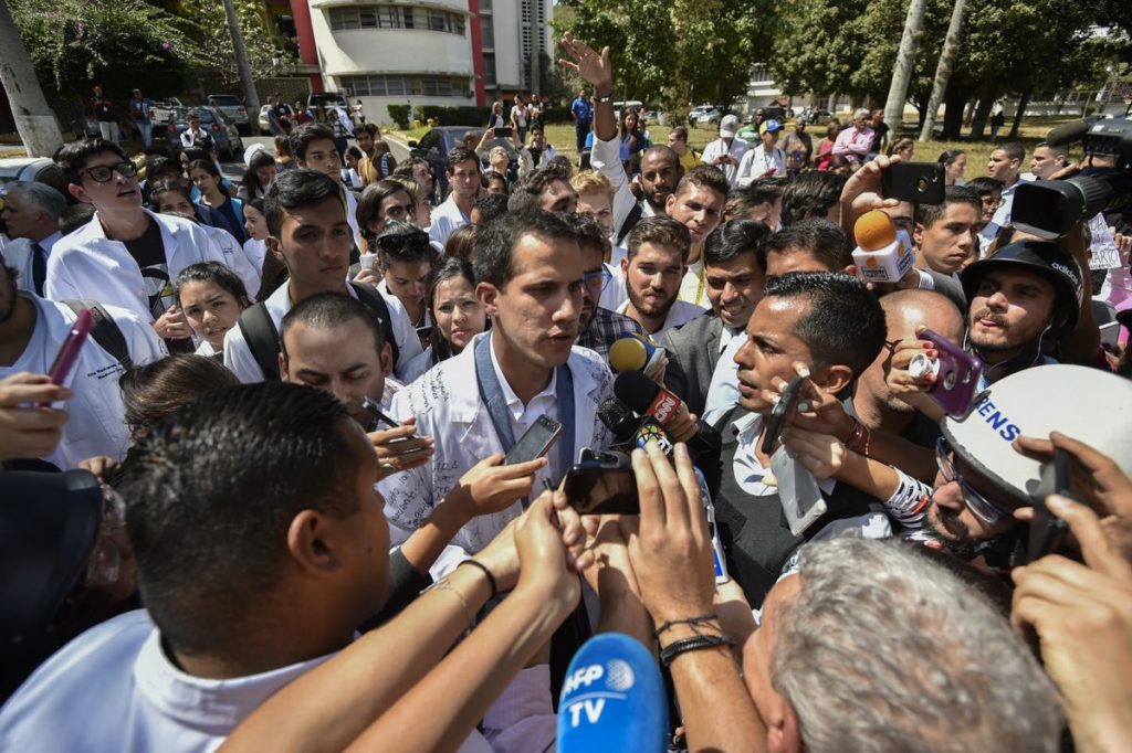 Guaidó suma más apoyo internacional, Eurocámara lo reconoce como presidente
