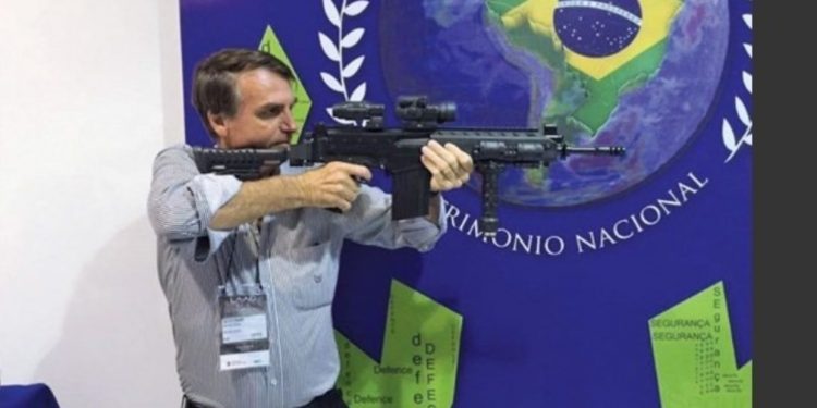 Bolsonaro flexibilizará la posesión de armas en Brasil, una gran promesa de campaña