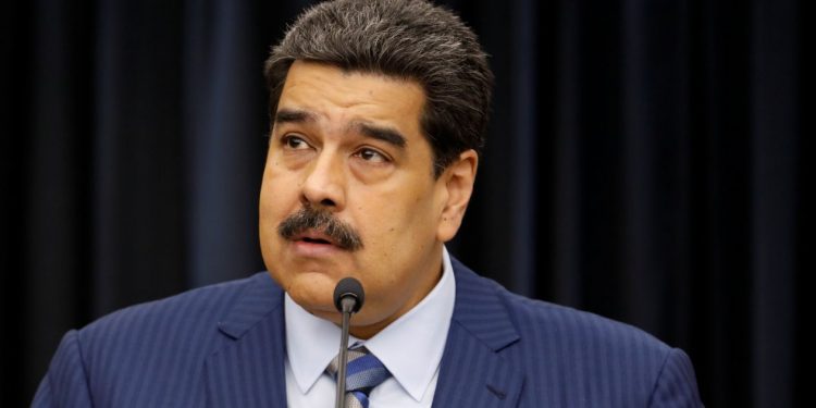 Aislado, Maduro inicia nuevo gobierno en una Venezuela colapsada Aislado, Maduro inicia nuevo gobierno en una Venezuela colapsada