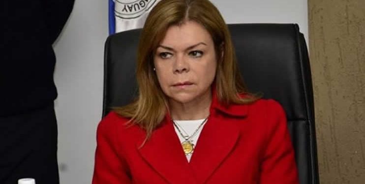 Sandra McLeod presenta nuevamente su renuncia «indeclinable» Sandra McLeod presenta nuevamente su renuncia «indeclinable»