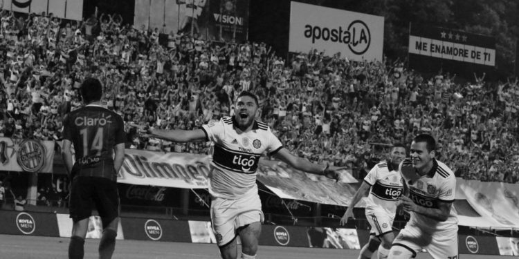 El clásico blanco y negro marca la séptima fecha que inicia hoy El clásico blanco y negro marca la séptima fecha que inicia hoy