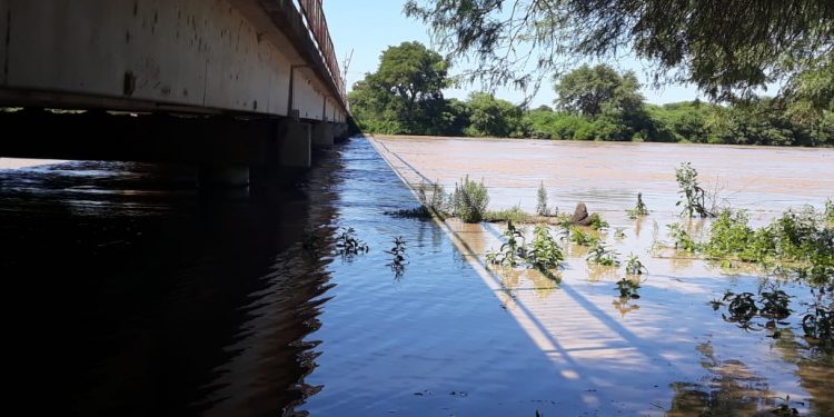 Pozo Hondo: Pobladores preocupados por deterioro del muro de contención