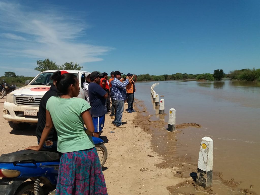 Aguas del río Pilcomayo en descenso en Pozo Hondo