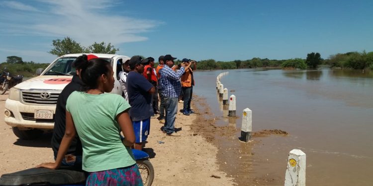 Aguas del río Pilcomayo en descenso en Pozo Hondo