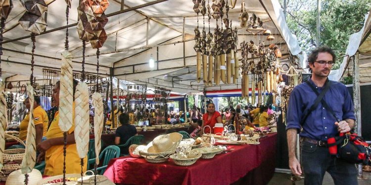 Urge creación de centros para capacitación y comercio de artesanía indígena chaqueña Urge creación de centros para capacitación y comercio de artesanía indígena chaqueña