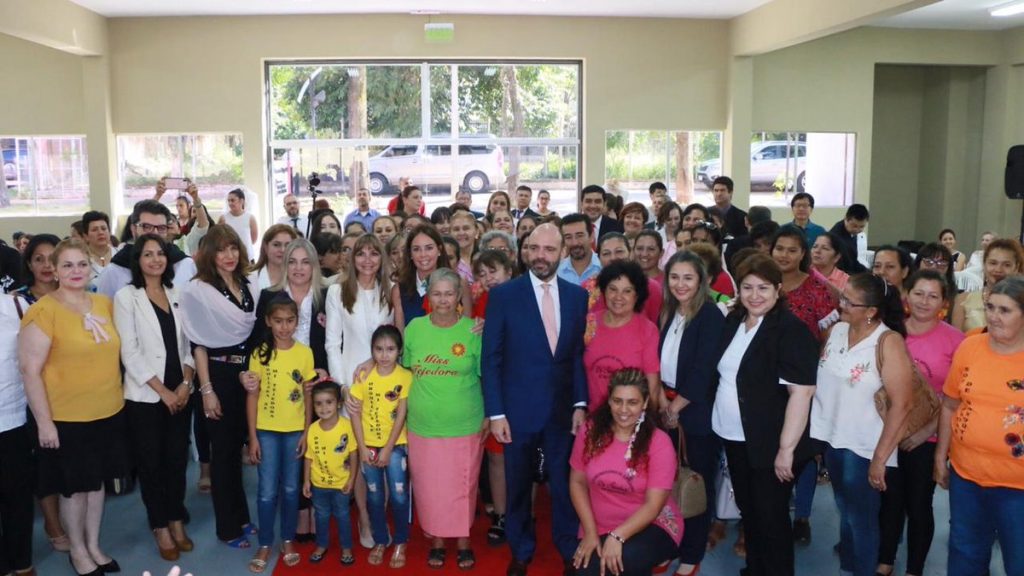 «Cimentando sueños» reúne a más de 90 artesanas paraguayas