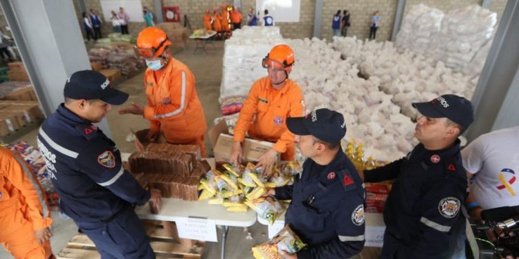 Brigadas de voluntarios se preparan para entrada de ayuda a Venezuela