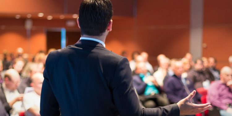 Ofrecen taller intensivo de locución y oratoria en Filadelfia