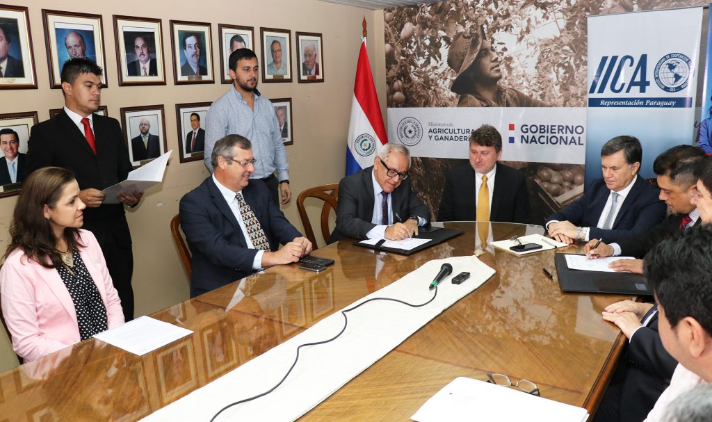 Gobierno fima convenio con organismo internacional para desarrollo agrícola