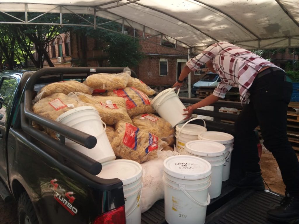 Unos 400 kilos de comida para 86 afectados en la zona del bajo Chaco