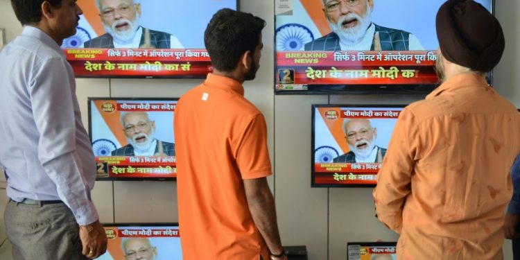 India logra destruir un satélite en el espacio