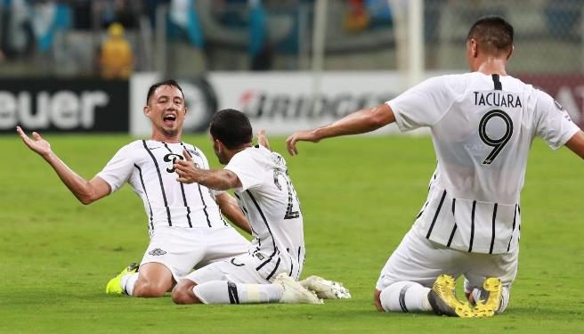 Una de cal y otra de arena para los equipos paraguayos en la Copa Libertadores Una de cal y otra de arena para los equipos paraguayos en la Copa Libertadores