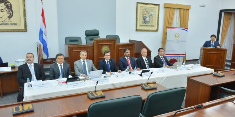 En 2 semanas de audiencias exponen 35 aspirantes para el cargo de Defensor General