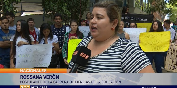 Estudiantes de Santaní sientan postura ante examen de ingreso postergado