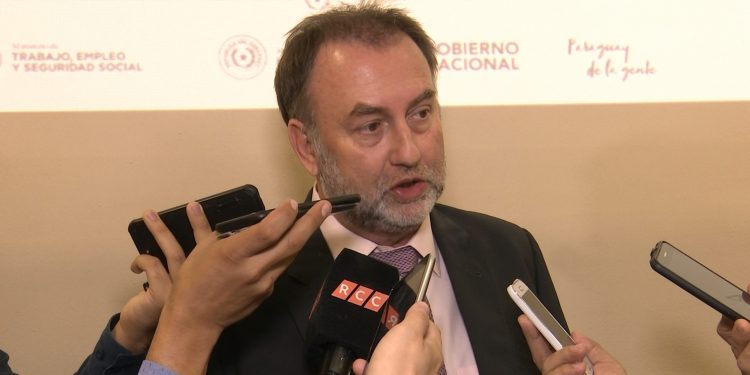 Proyecto de reforma fiscal se presentará lo más acordado posible con privados