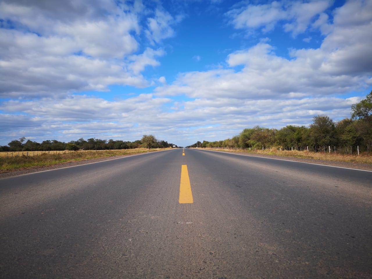 Inicio del otoño fresco a cálido sin lluvias importantes