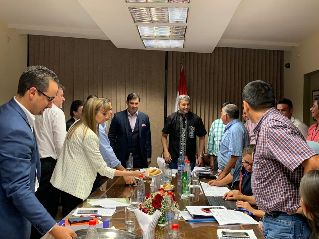 Gobierno acuerda con indígenas y campesinos tras dos días de movilizaciones