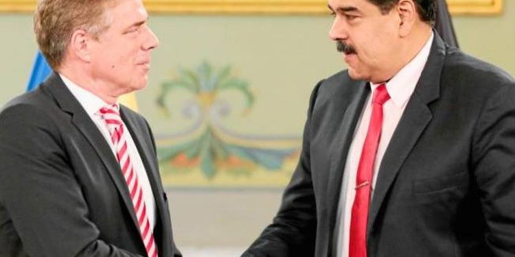 UE espera revertir situación del embajador alemán en Venezuela