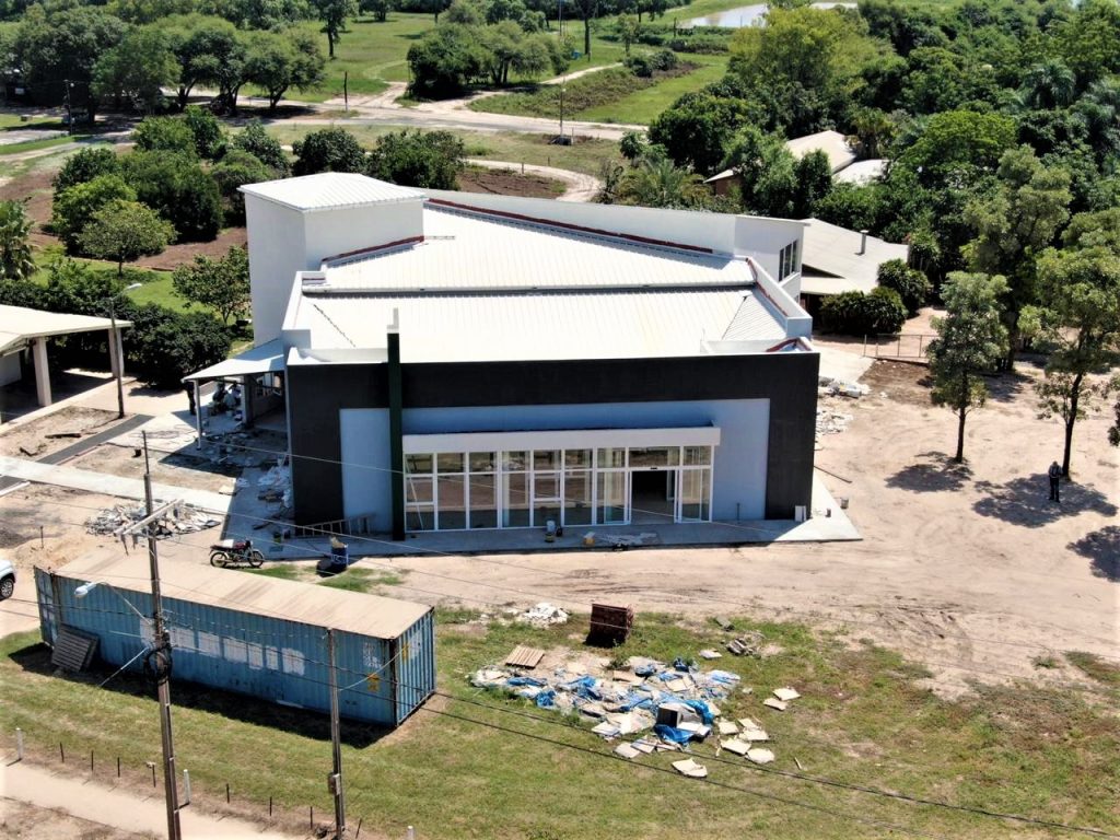 Invierten 4200 millones de guaraníes en nueva farmacia de Chortitzer Invierten 4200 millones de guaraníes en nueva farmacia de Chortitzer