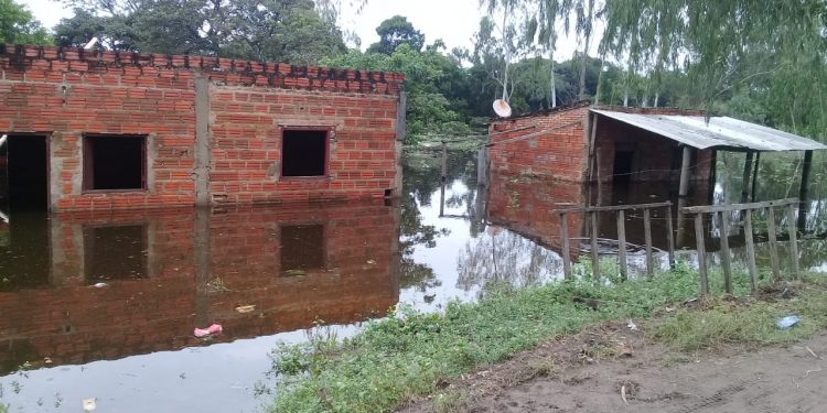 El Chaco no da tregua a personal de blanco que asiste a comunidades El Chaco no da tregua a personal de blanco que asiste a comunidades