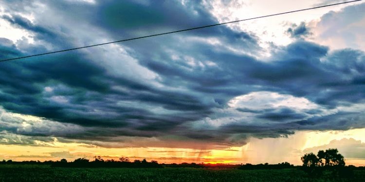 Sistema de tormentas que ingreso hoy por el Chaco se extendería todo el país