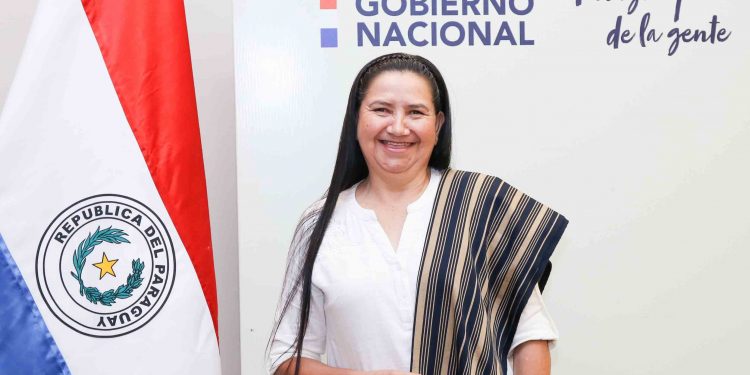Gobierno reconoce como tesoro vivo a artesana de poncho para’i de 60 listas Gobierno reconoce como tesoro vivo a artesana de poncho para’i de 60 listas
